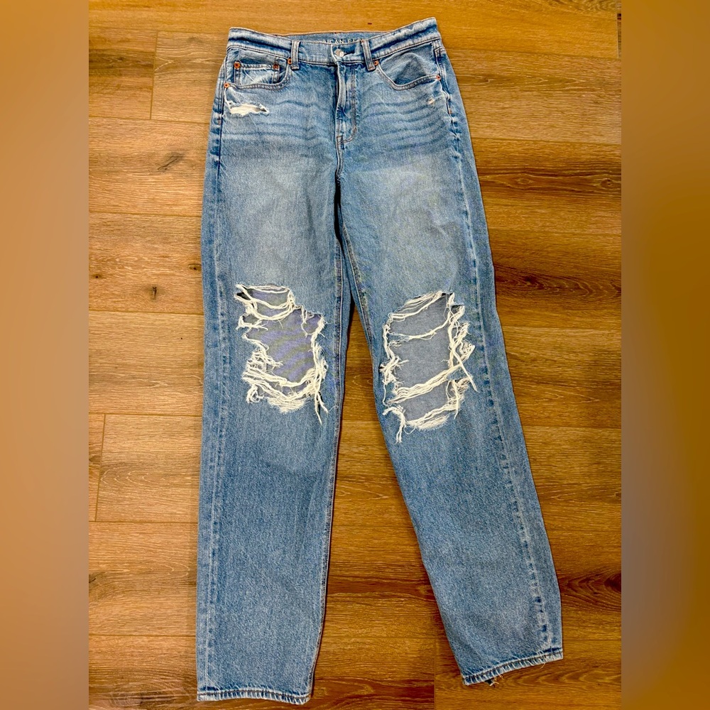 American Eagle distress strigid super high rise baggy straight jean size 8 XL